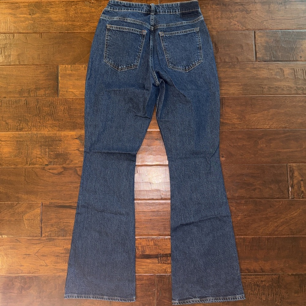 Abercrombie & Fitch Women's Mid Rise Wide Bootcut Curve Love Size 28R Dark Wash - Picture 4 of 5
